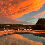 - With Swimming Pool & Amazing Seaviews, Above Bijaka * Milna (Brac)
