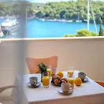 Apartment - With Swimming Pool & Amazing Seaviews, Above Bijaka Milna (Brac)