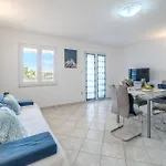 - With Swimming Pool & Amazing Seaviews, Above Bijaka Apartment *