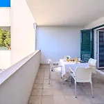 - With Swimming Pool & Amazing Seaviews, Above Bijaka Apartment *