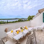 Apartment - With Swimming Pool & Amazing Seaviews, Above Bijaka Milna (Brac)