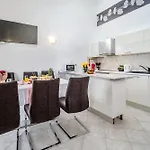 - With Swimming Pool & Amazing Seaviews, Above Bijaka Apartment *