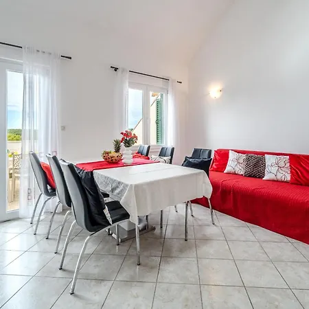 Milna - With Swimming Pool & Amazing Seaviews, Above Bijaka
