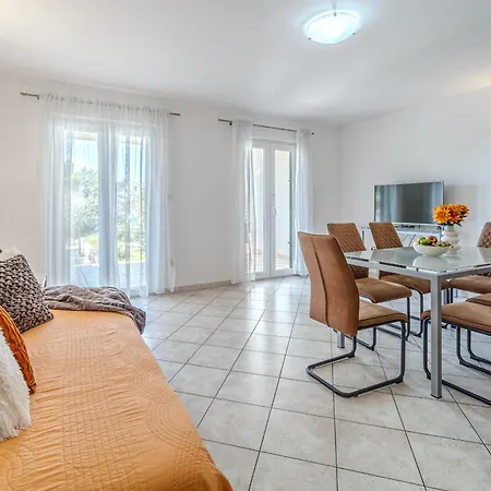 Milna - With Swimming Pool & Amazing Seaviews, Above Bijaka Apartment *