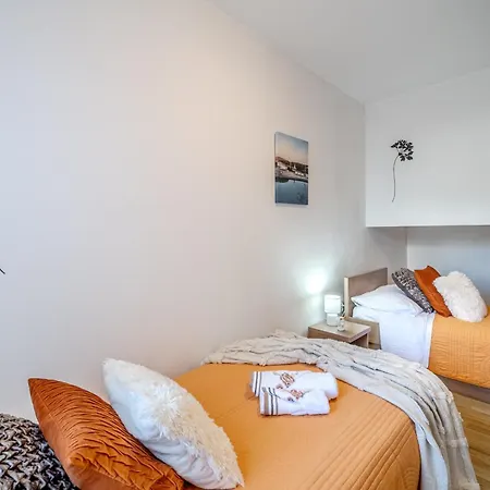 Apartment Milna - With Swimming Pool & Amazing Seaviews, Above Bijaka *