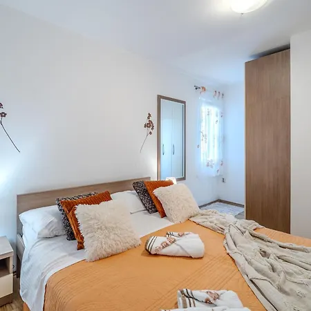 Milna - With Swimming Pool & Amazing Seaviews, Above Bijaka * Milna (Brac)