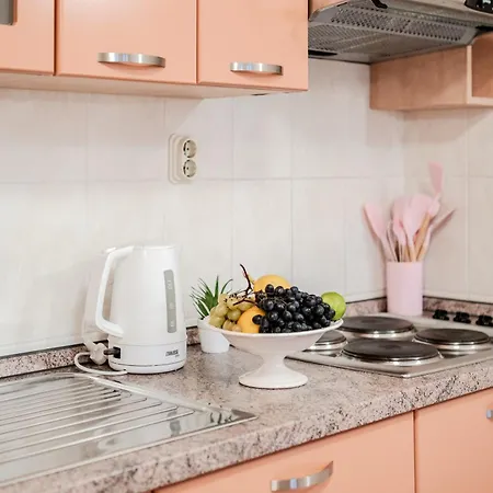 Apartment Milna - With Swimming Pool & Amazing Seaviews, Above Bijaka *