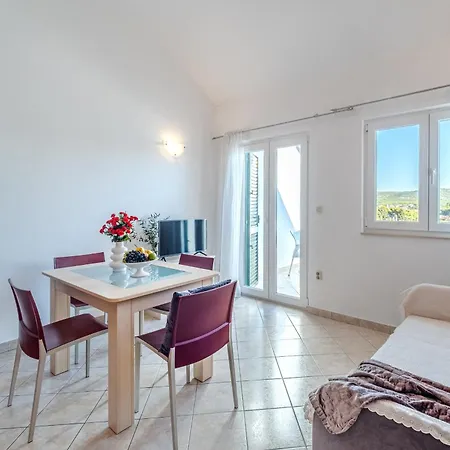 Milna - With Swimming Pool & Amazing Seaviews, Above Bijaka Apartment