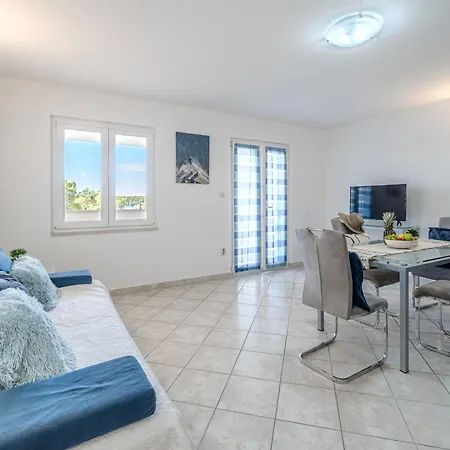 Milna - With Swimming Pool & Amazing Seaviews, Above Bijaka Apartment *