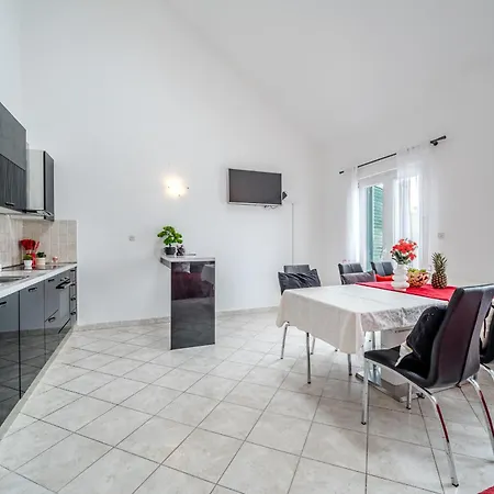 - With Swimming Pool & Amazing Seaviews, Above Bijaka *
