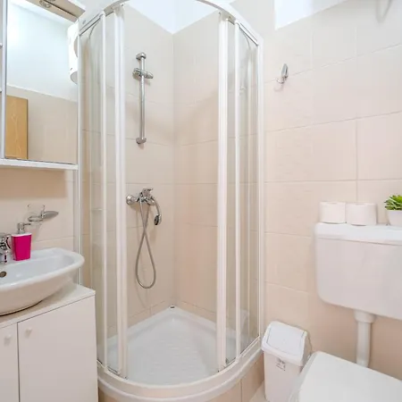 Apartament - With Swimming Pool & Amazing Seaviews, Above Bijaka *