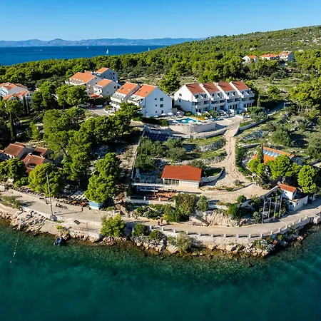 - With Swimming Pool & Amazing Seaviews, Above Bijaka Apartment