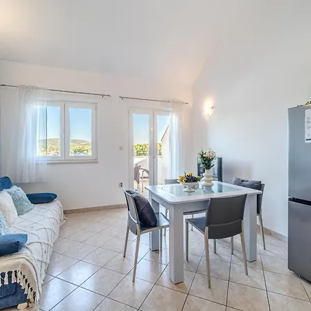 Milna - With Swimming Pool & Amazing Seaviews, Above Bijaka *