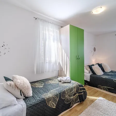 Apartment Milna - With Swimming Pool & Amazing Seaviews, Above Bijaka Milna (Brac)